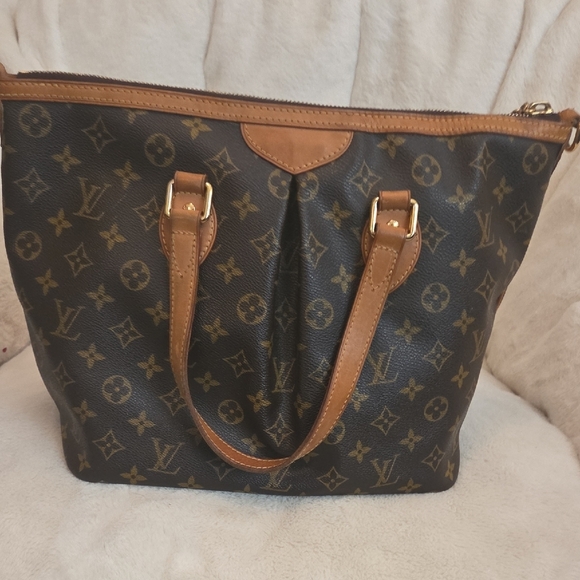 Louis Vuitton Palermo PM Shoulder Bag - Picture 8 of 13